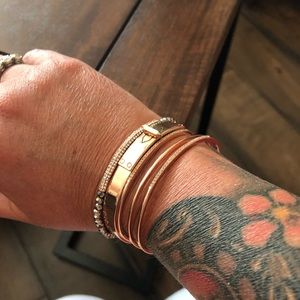 Meet your Posher, Brit